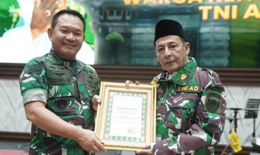 KSAD Dudung Kukuhkan Habib Luthfi Jadi Warga Kehormatan Angkatan Darat